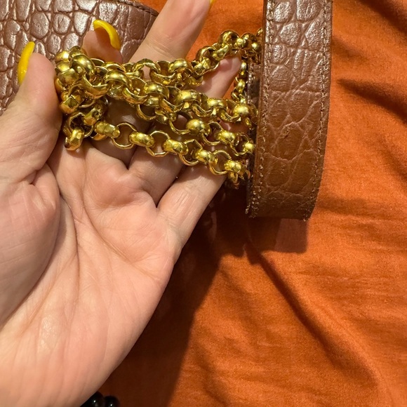 Burberry Brown Leather Crossbody Bag with Gold Chain - Picture 8 of 15